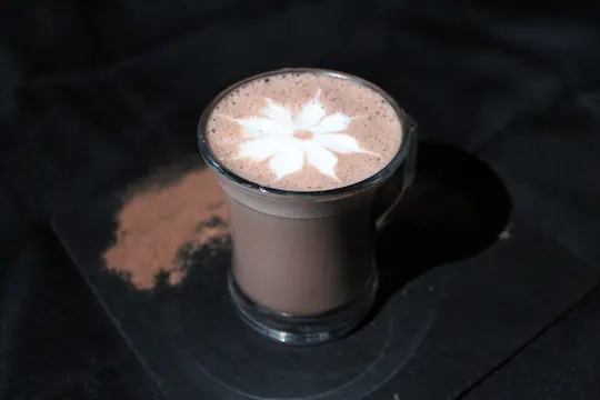 Boissons chaudes - Chocolat chaud avec poudre de cacao